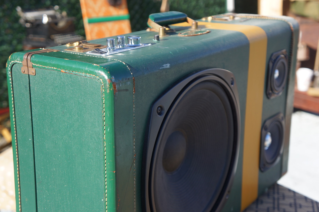 Suitcase speaker box top